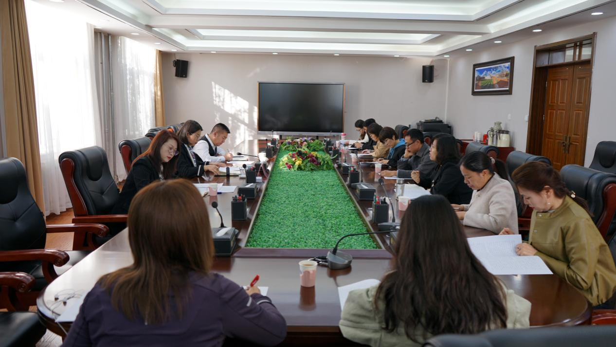 学校召开高层次人才座谈会征求第三次党代会报告意见和建议