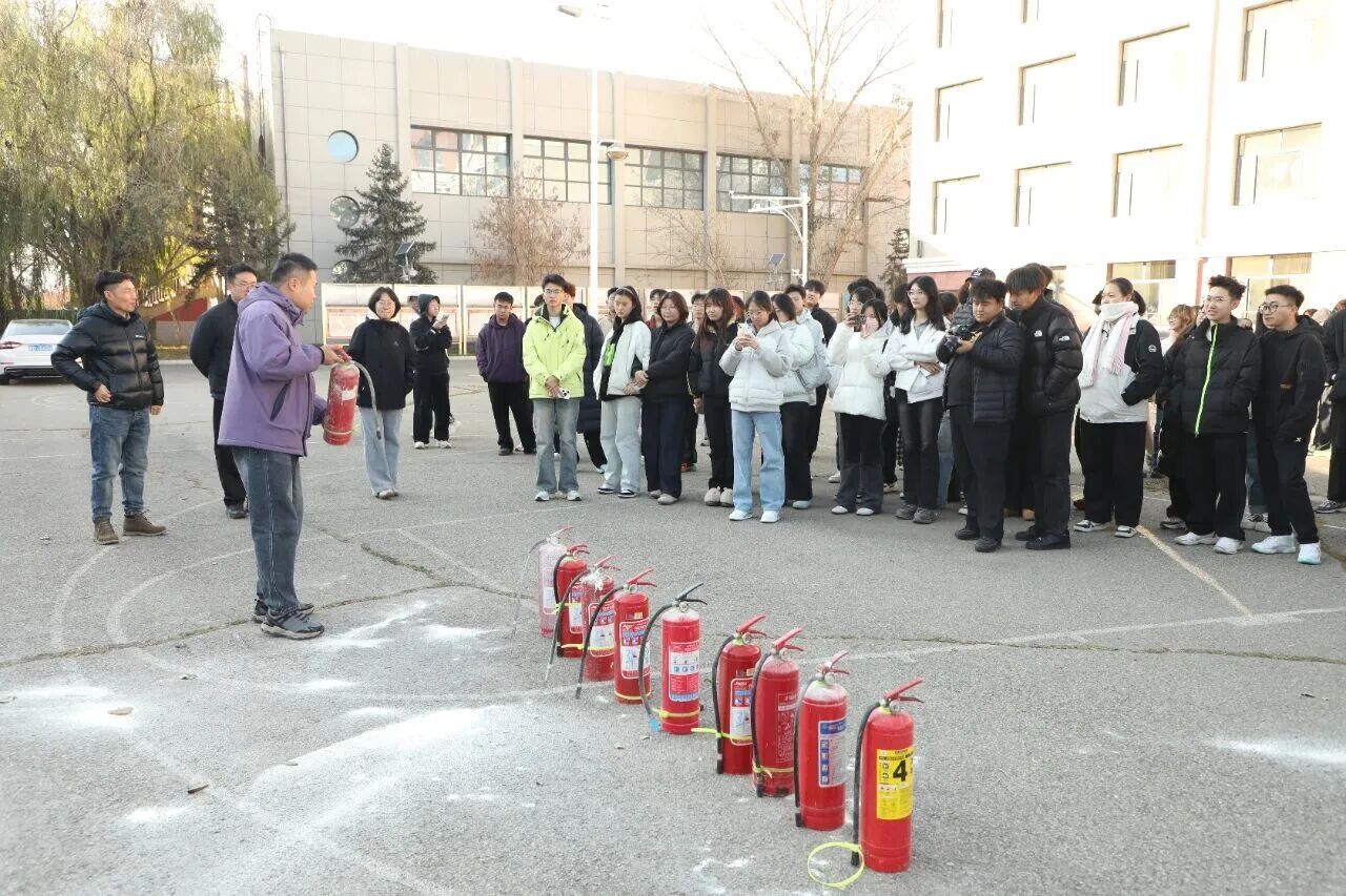 我院联合安全管理处开展消防实操演练培训
