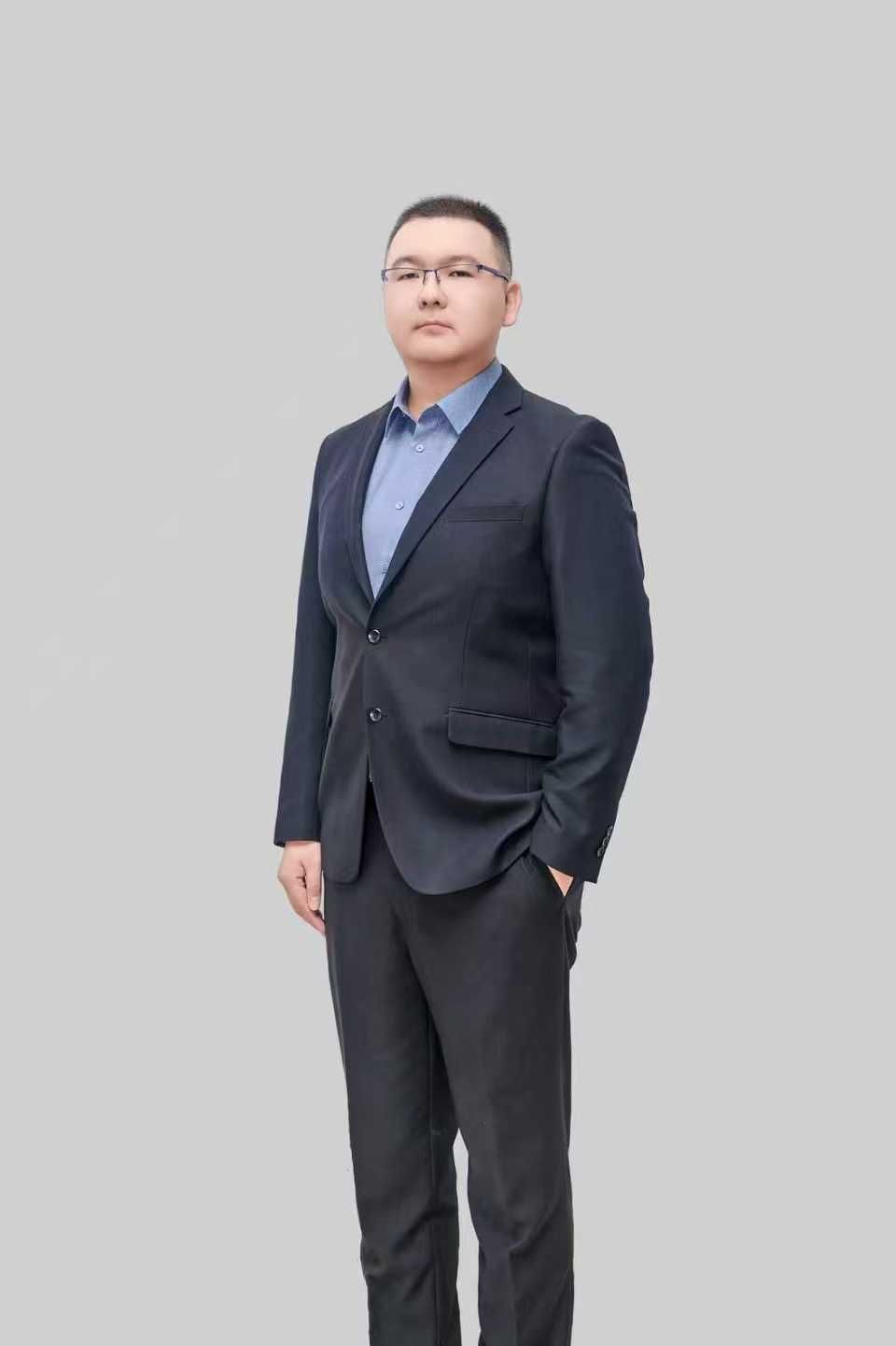 包纳钦个人简介